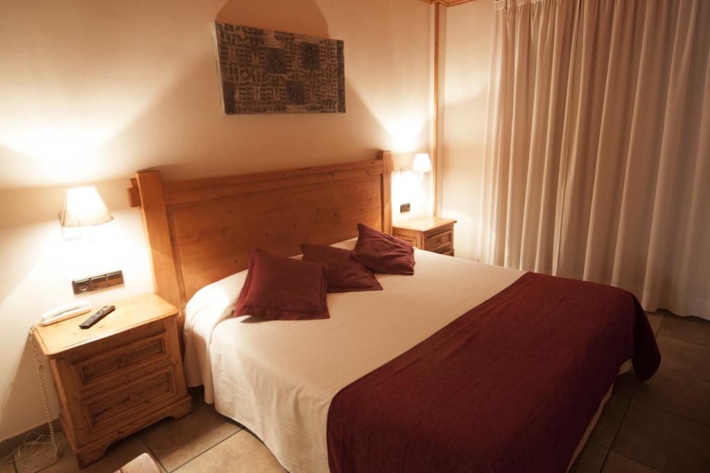 Hotel Sant Roc カンプロドン エクステリア 写真